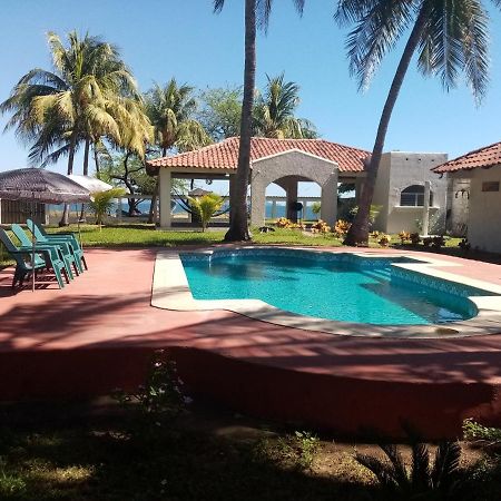 La Ceja Beach House El Tamarindo Exterior photo