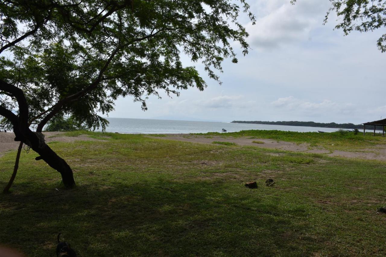 La Ceja Beach House El Tamarindo Exterior photo